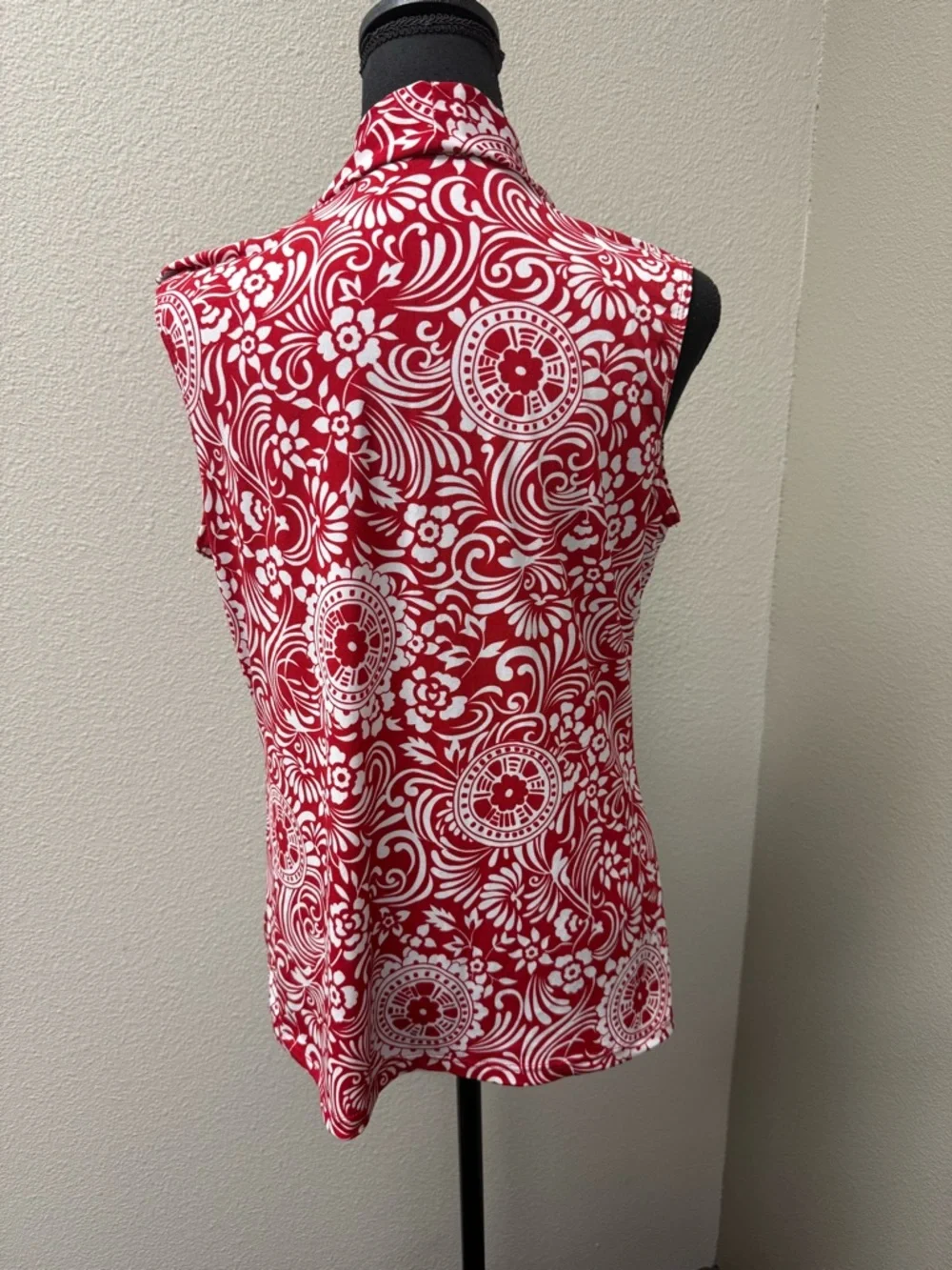 JKLA California Red White Floral Top Ruched V Neck Stretch Blouse Large - Picture 4 of 9